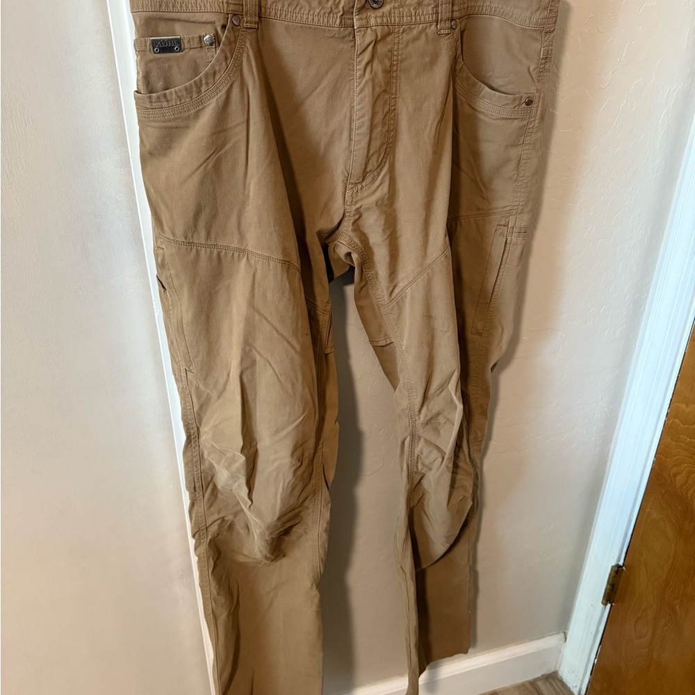 Kuhl Tan Cargo Pants Durable Versatile Design
